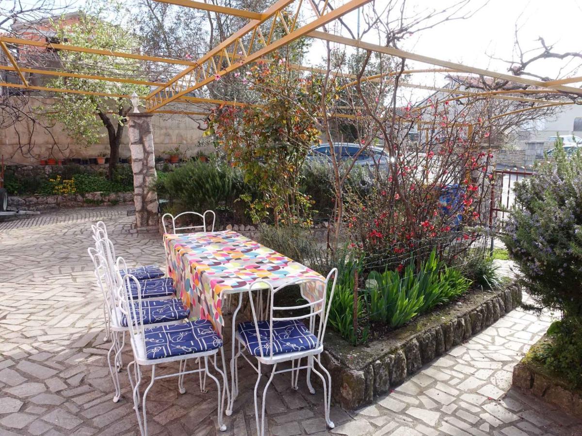 Apartment In Omisalj - Insel Krk 39736 外观 照片
